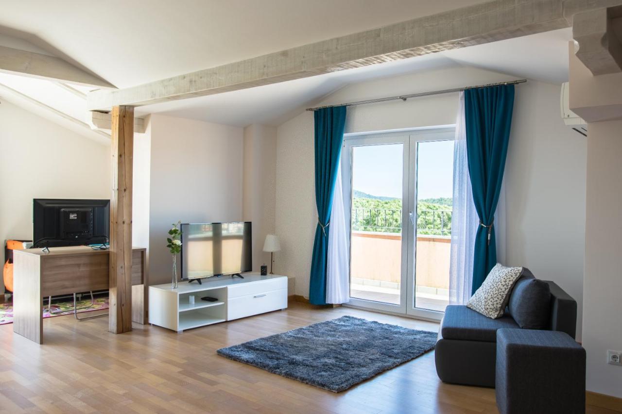 Hotel Minerva Медулин Екстер'єр фото