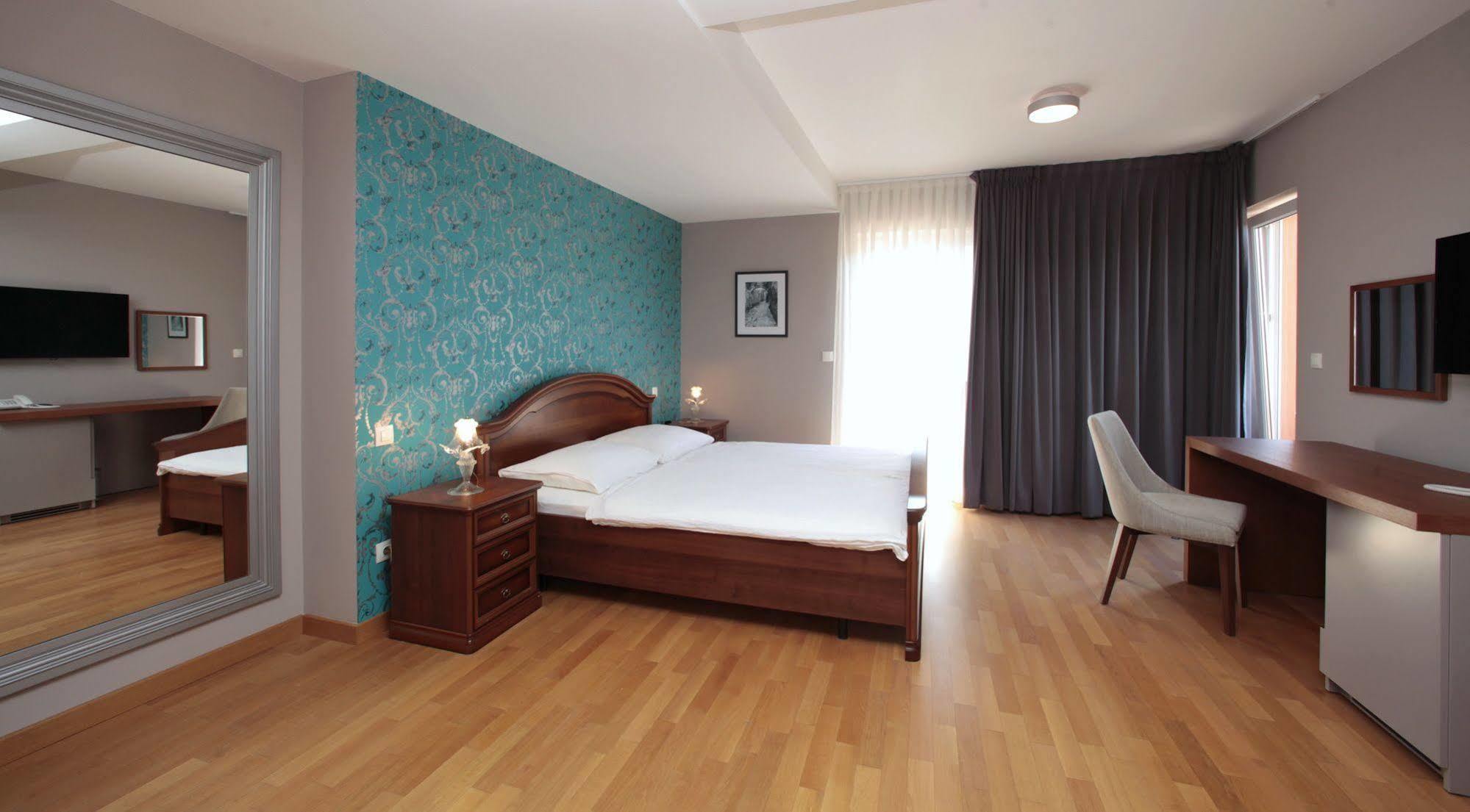 Hotel Minerva Медулин Екстер'єр фото