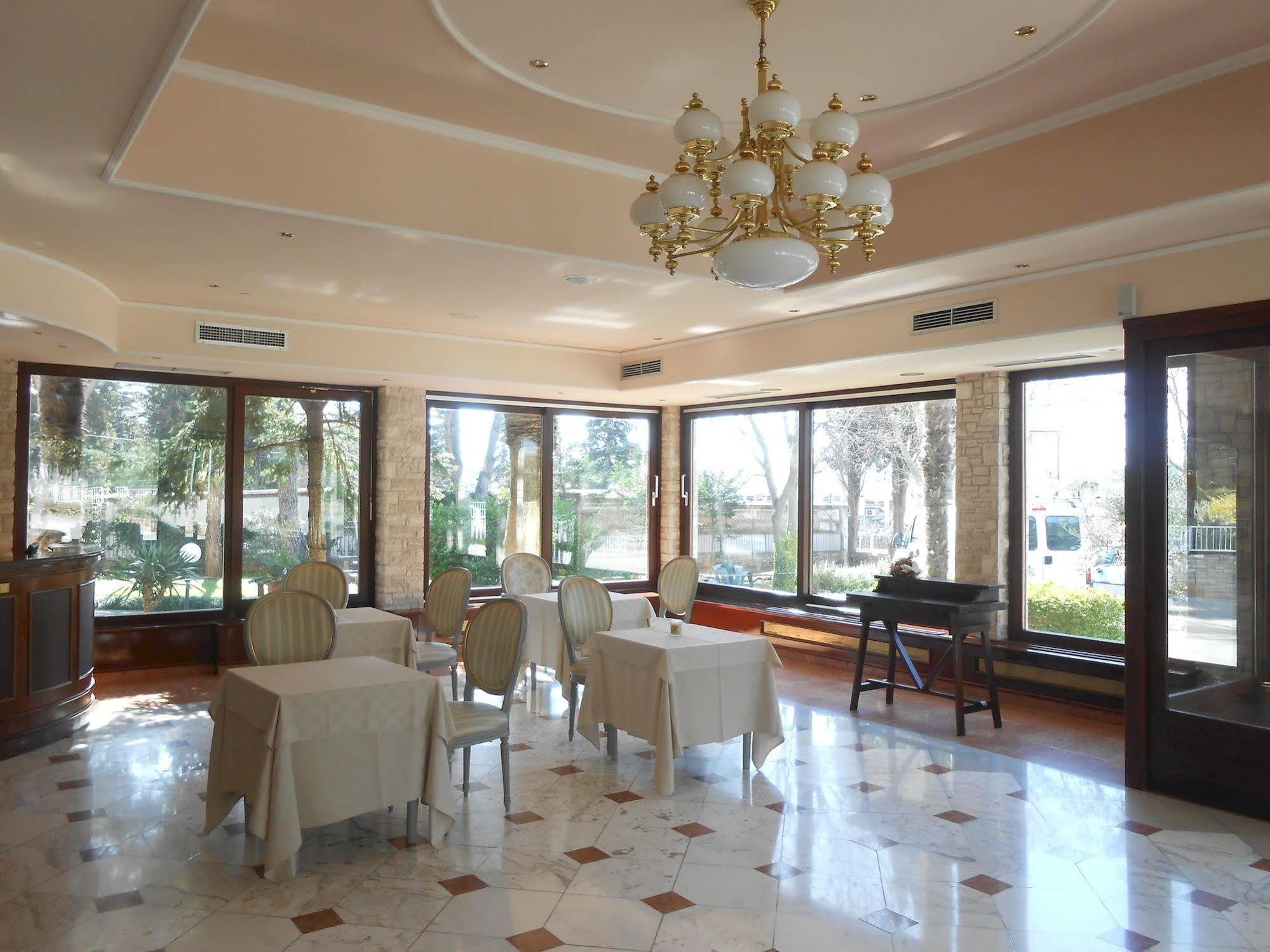 Hotel Minerva Медулин Екстер'єр фото