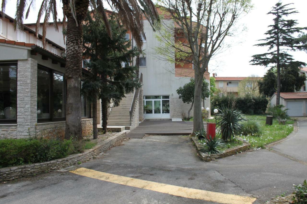 Hotel Minerva Медулин Екстер'єр фото