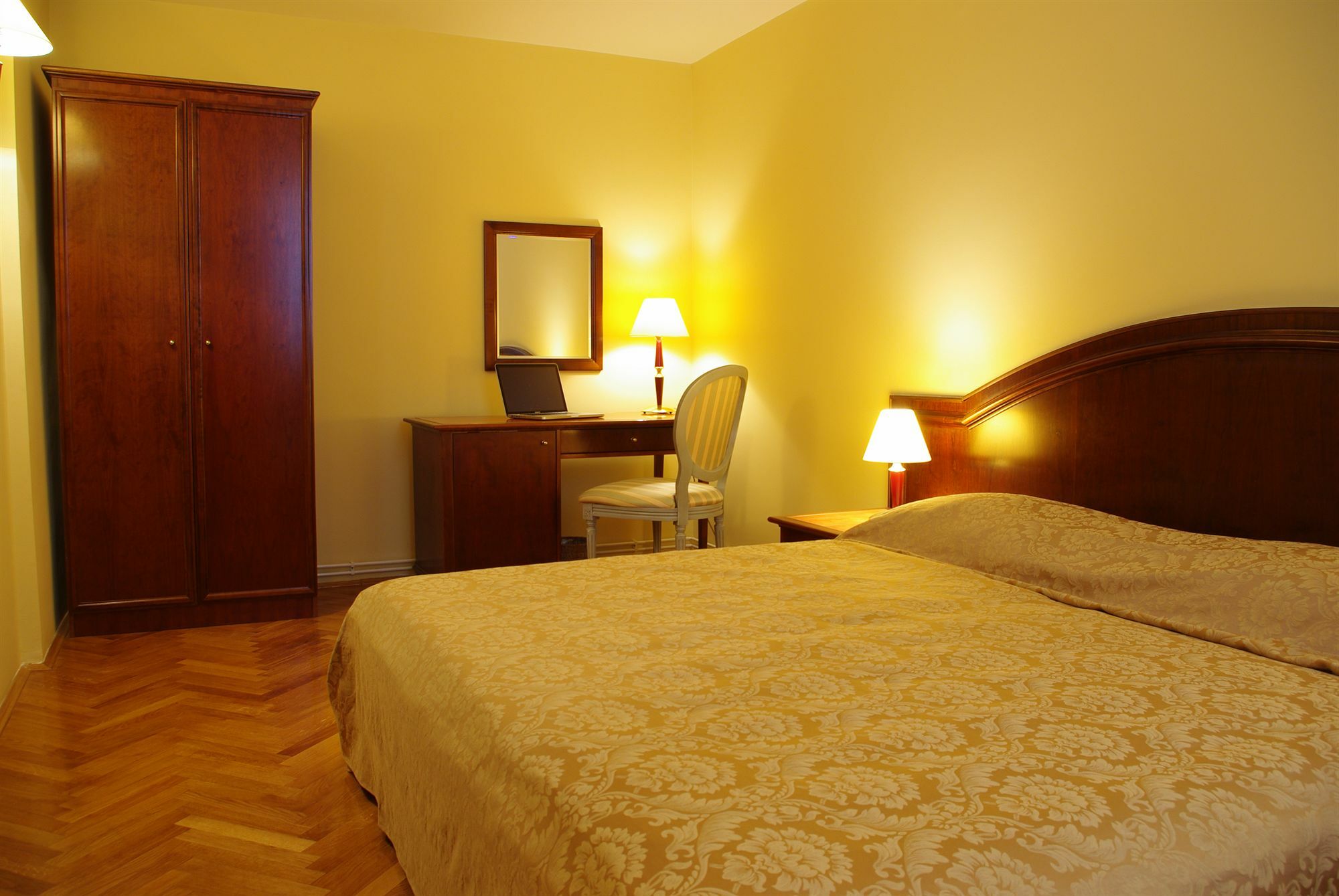 Hotel Minerva Медулин Екстер'єр фото