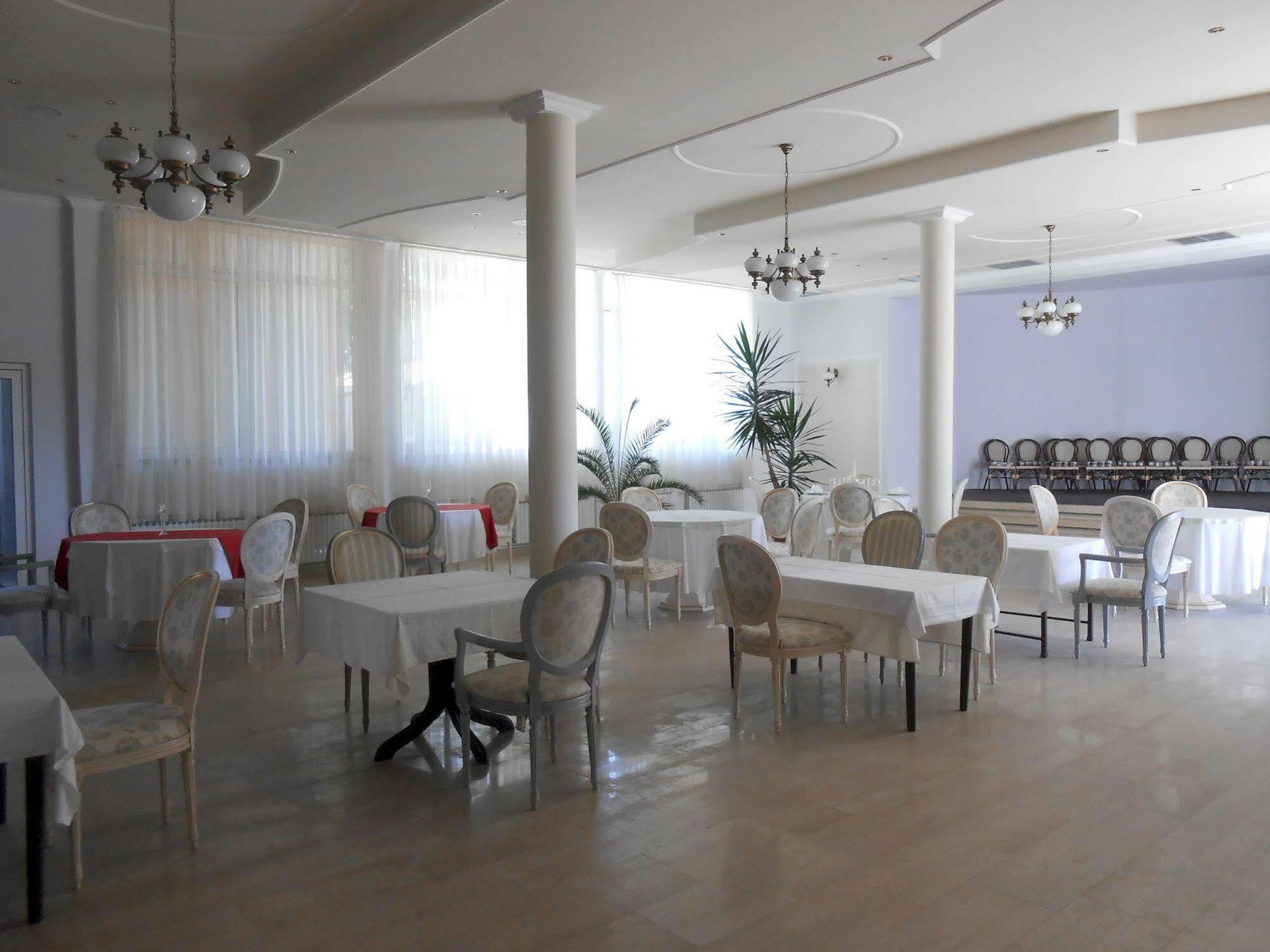Hotel Minerva Медулин Екстер'єр фото